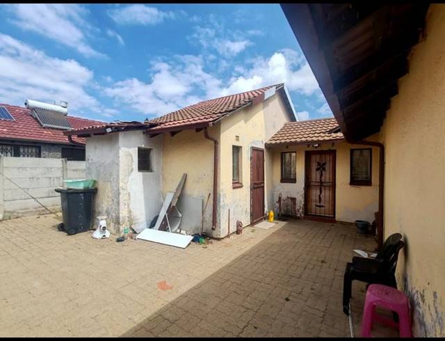 3 BEDROOM HOUSE FOR SALE IN KAGISO